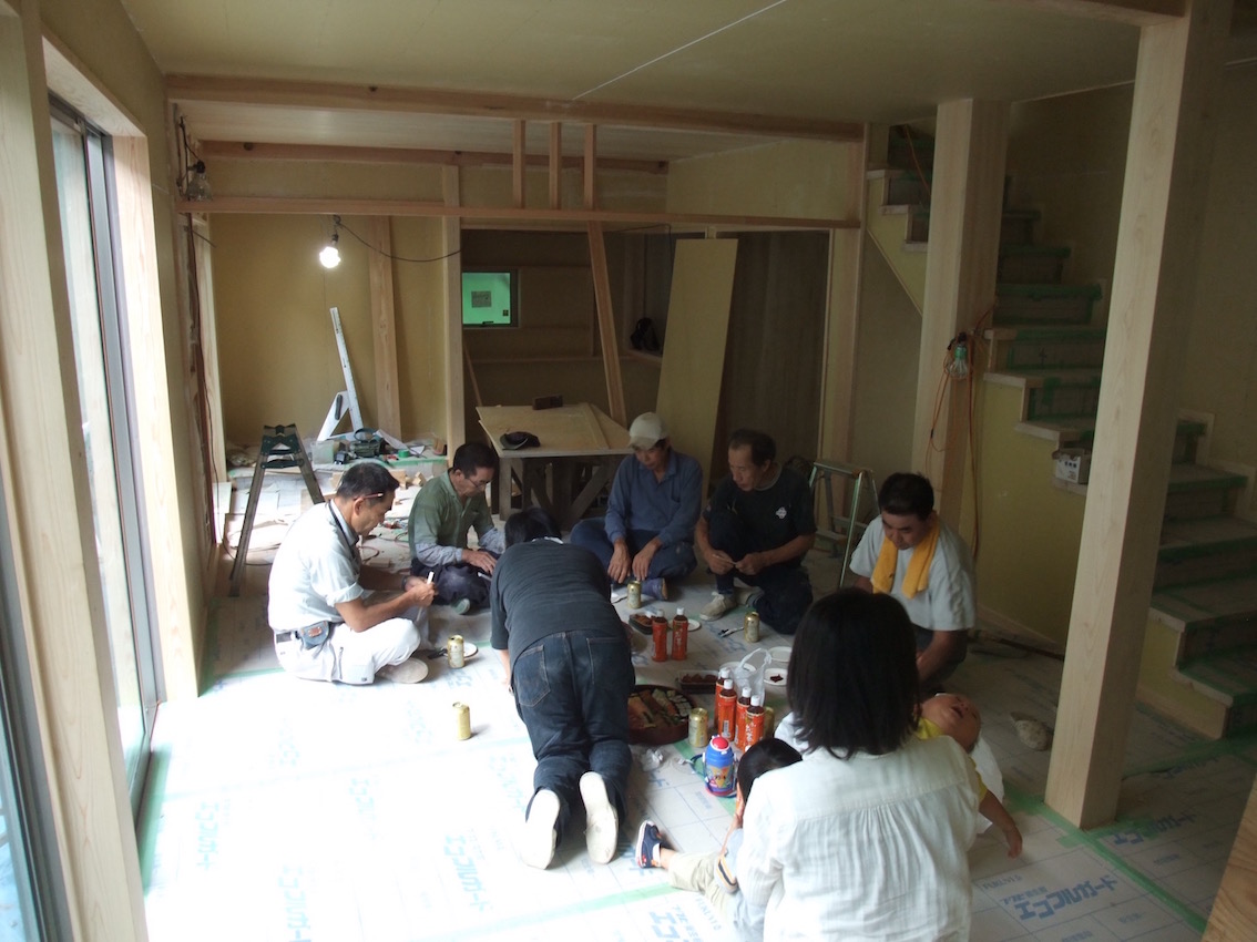 2012.09.29 上棟のお祝いをしていただきました.ご馳走様!