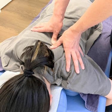 不眠改善のための背骨調整