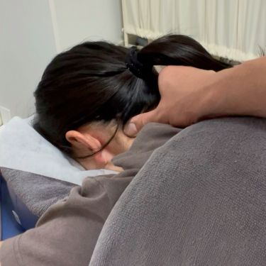 首こりに対するマッサージ施術