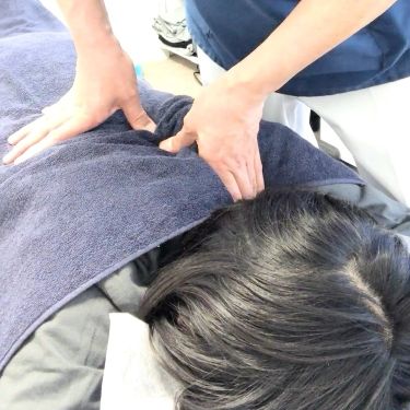 肩こりに対するマッサージ施術