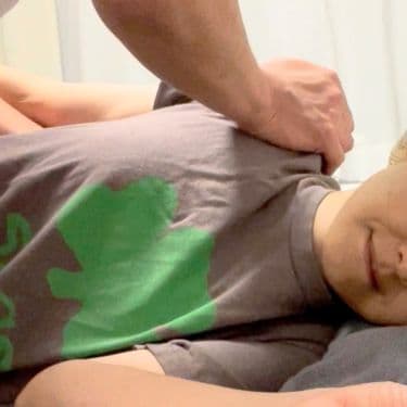 巻き肩矯正のための小胸筋ストレッチ