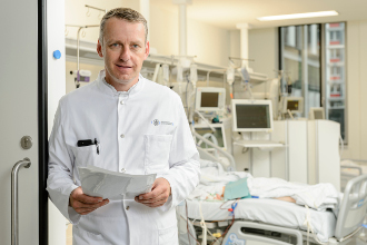 Professor Dr. med. Stefan Kluge / Foto: W&B/Ronald Frommann