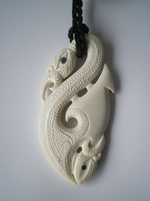 豊富な商品から Maori Carving Carving Noguchi Fumio - マオリボーンカービング アクセサリー