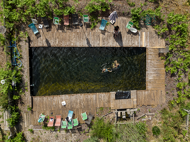 La piscine depuis le drone