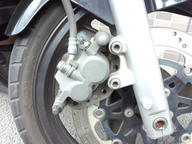 ZZR250 恐怖のブレーキパッド交換！！ 川口市 はしもと