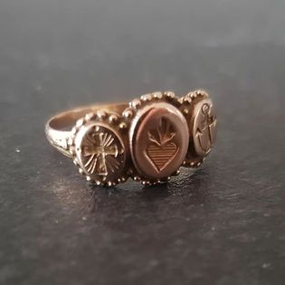 Goldener Biedermeier-Ring "Glaube - Liebe - Hoffnung" Österreich um 1830