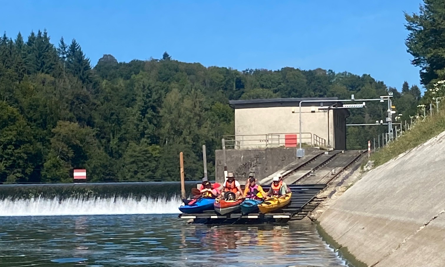 Umfahren des Wehrs bei Rheinau mit Lohre.