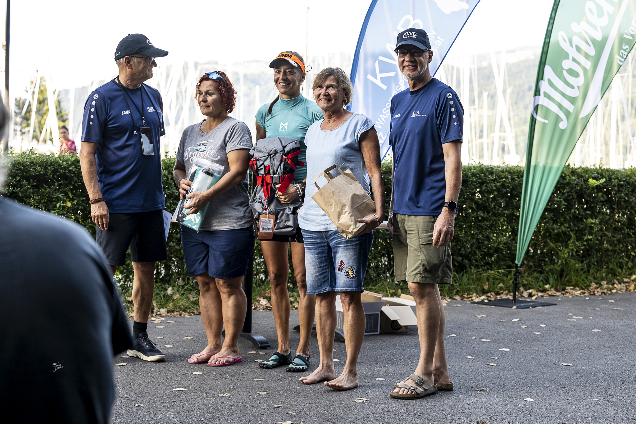 Siegerehrung Surfski Einer Damen (Conny Rang 2, Sonja Rang 3)