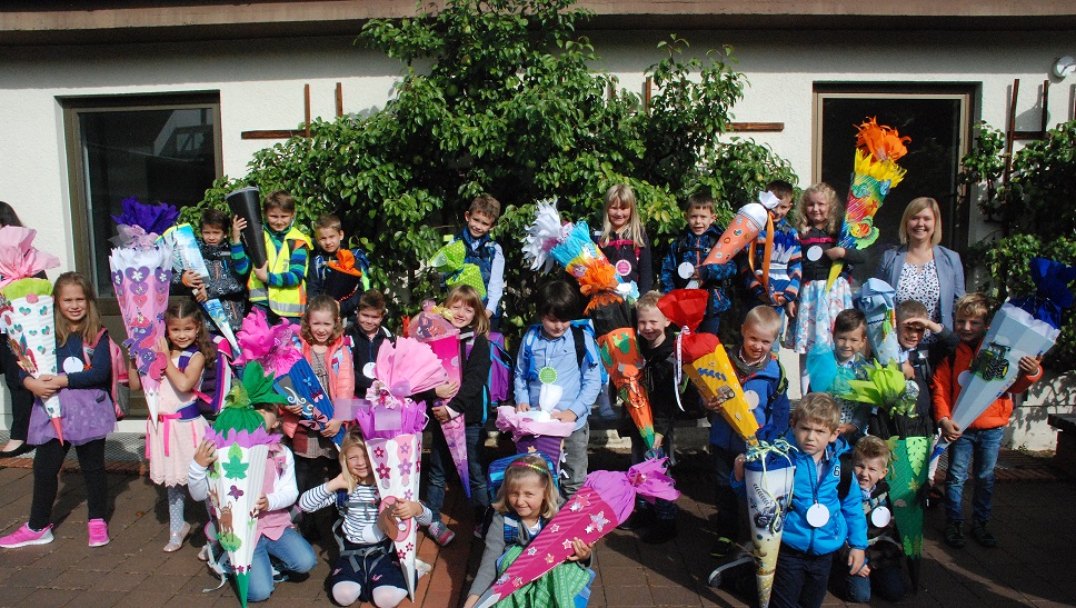 1. Schultag der Schulanfänger  Die Schule ein Geschenk  Grund und