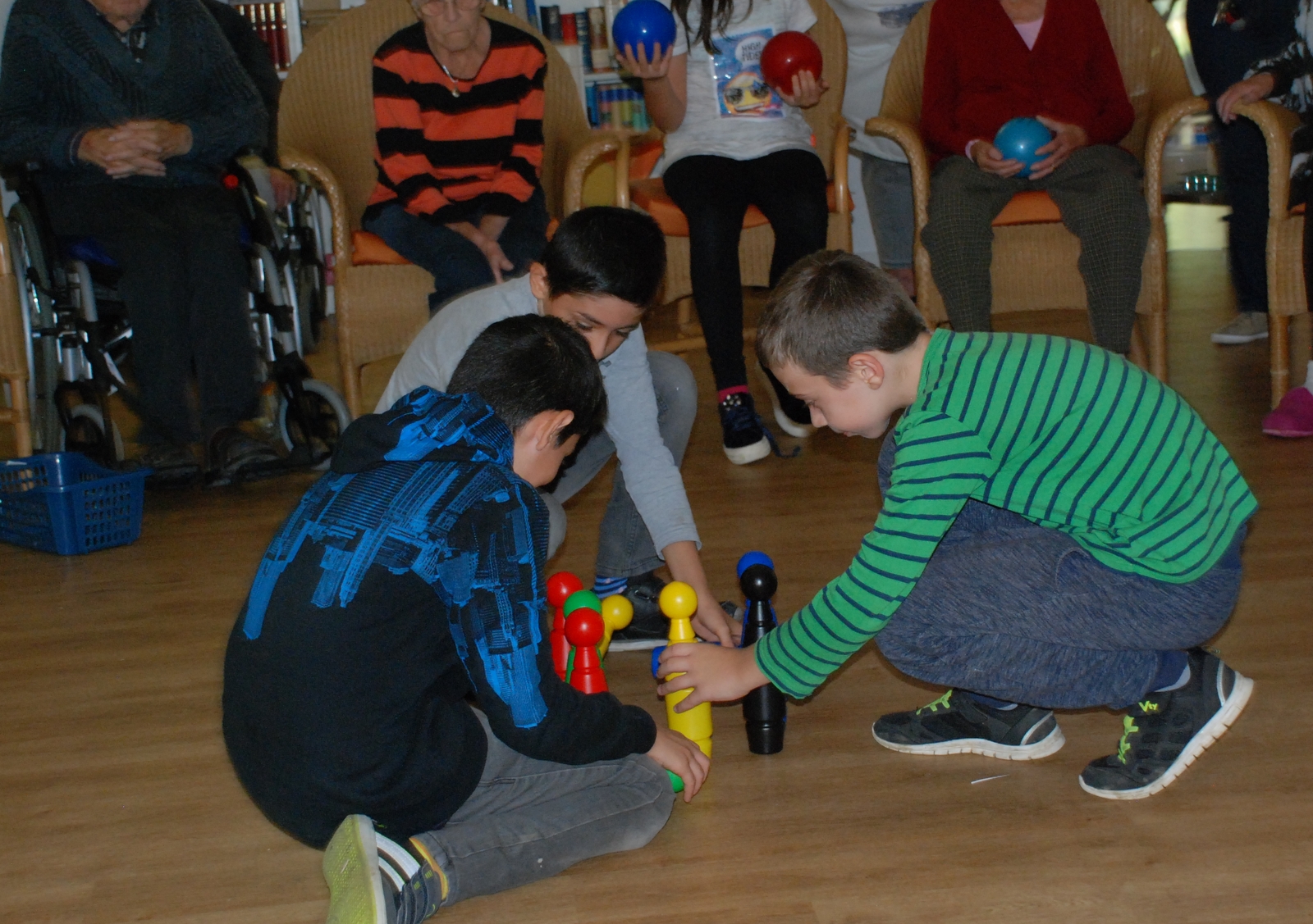 Besuch im Seniorenzentrum  Grund und Mittelschule Buch am Erlbach