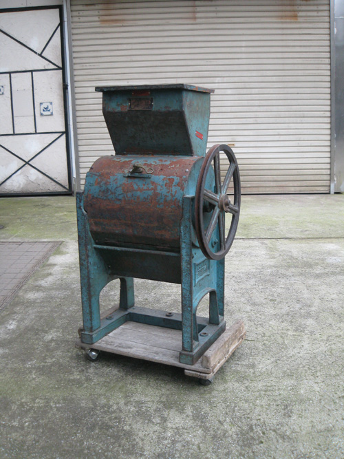 パン粉製造機