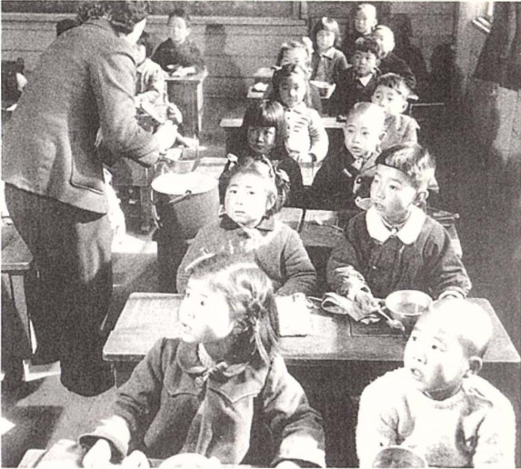 学校給食の様子