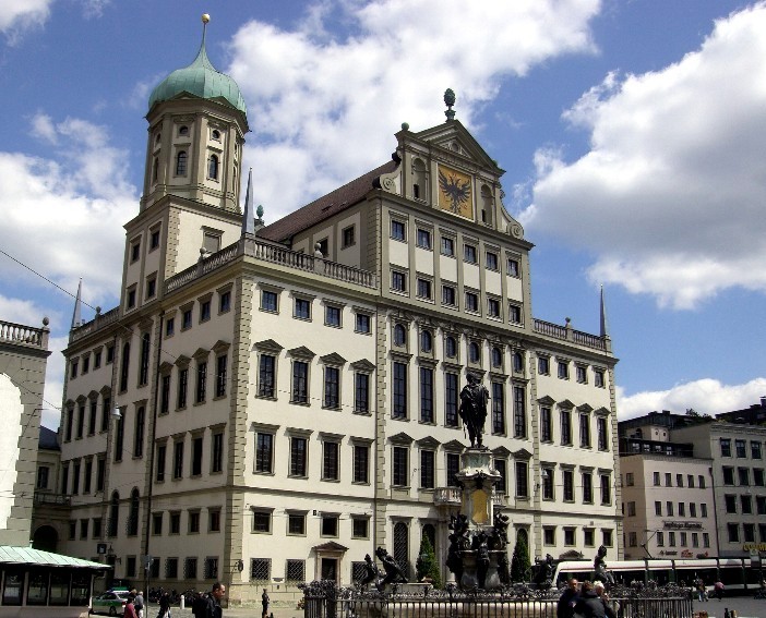 Das Rathaus - mit goldenem Saal!