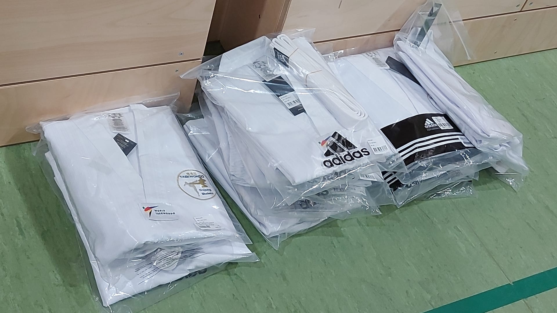 Dobok Übergabe