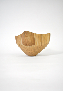 Jörg Pietschmann · V1274 · Oak, collectible design, vessel, bowl, woodworking, interiordesign, woodsculptures, art, woodart, wooddesign, decorativewood, originalartwork, modernwoodsculpture, joerg pietschmann, functional sculpture, artfurniture