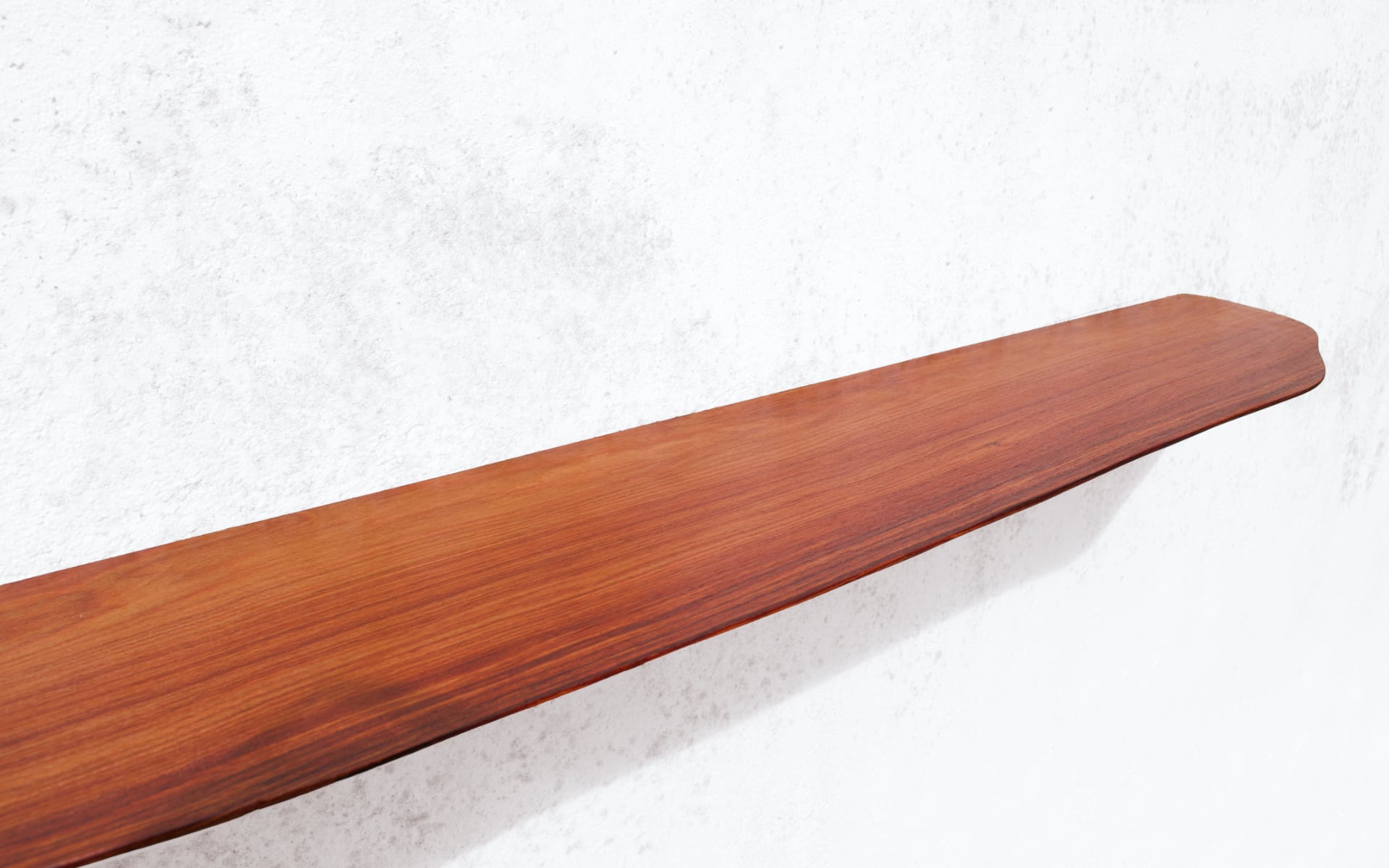 wall shelf by Jörg Pietschmann