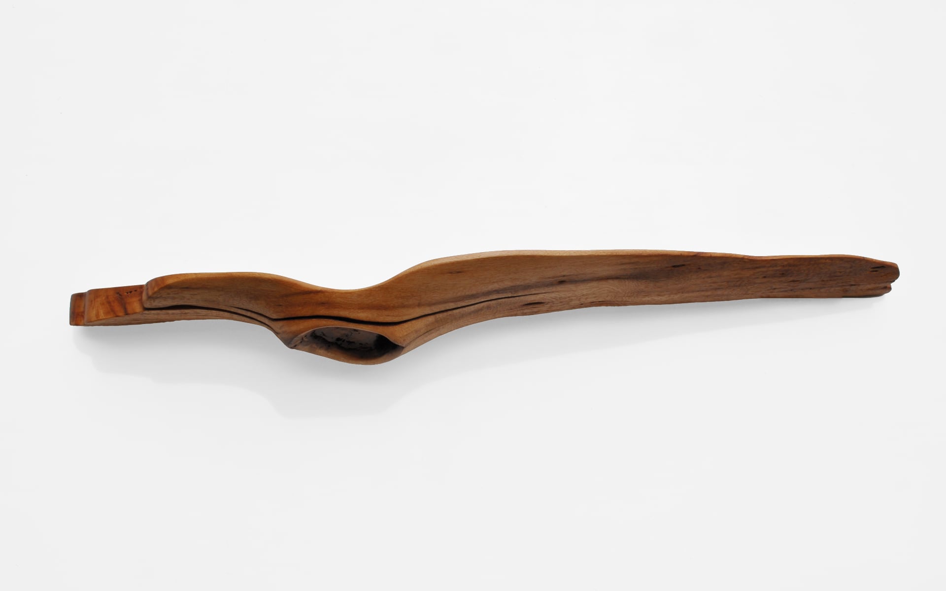 wall shelf by Jörg Pietschmann