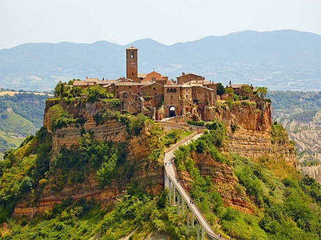 Civita di Bagnoregio - il paese che muore 30 km - 30 minuti