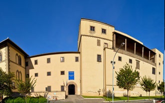 Musée national étrusque Rocca Albornoz - 550 mètres - 7 minutes