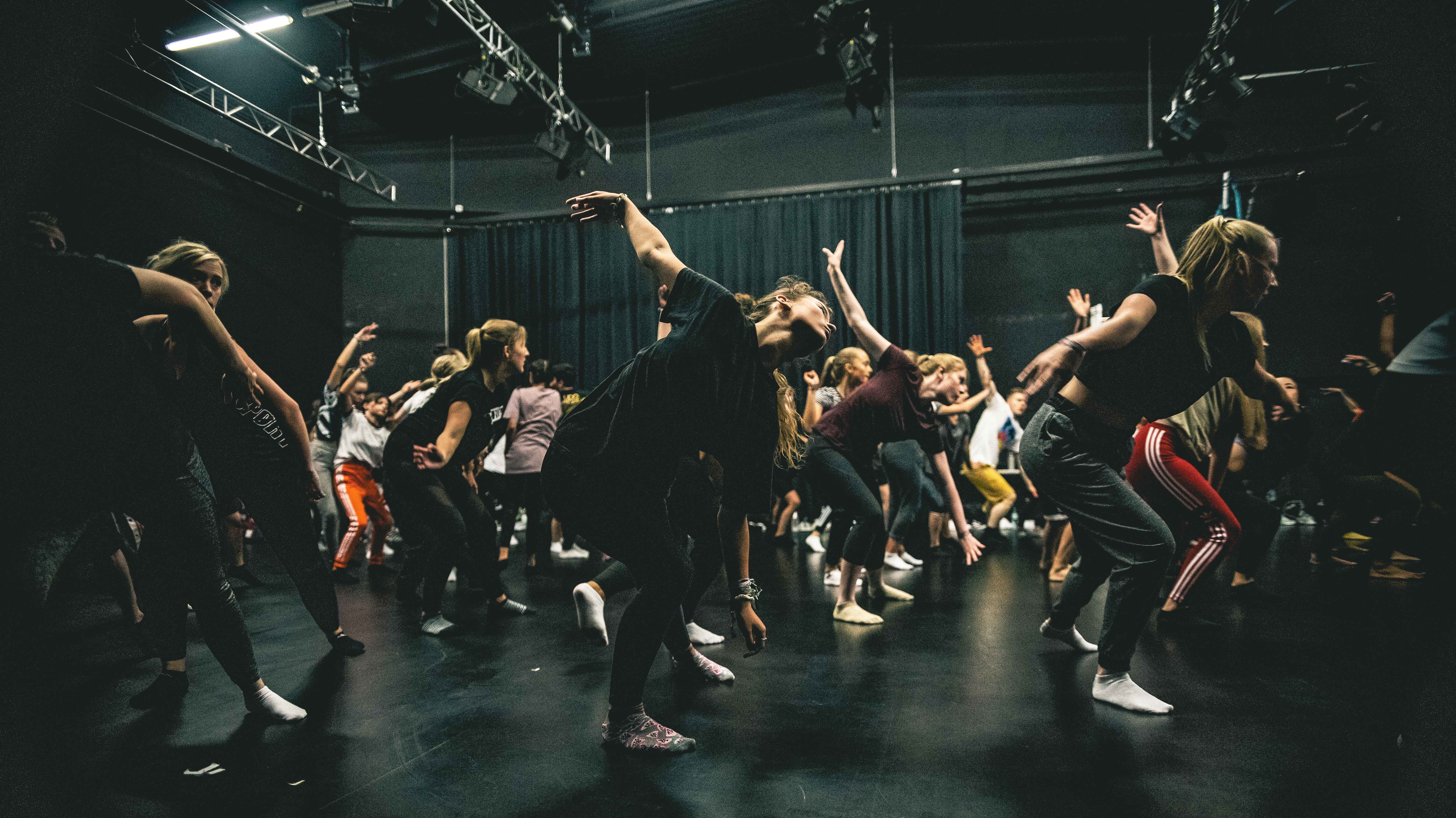 CONTEMPORARY - Maniac Dance Center Oldenburg
