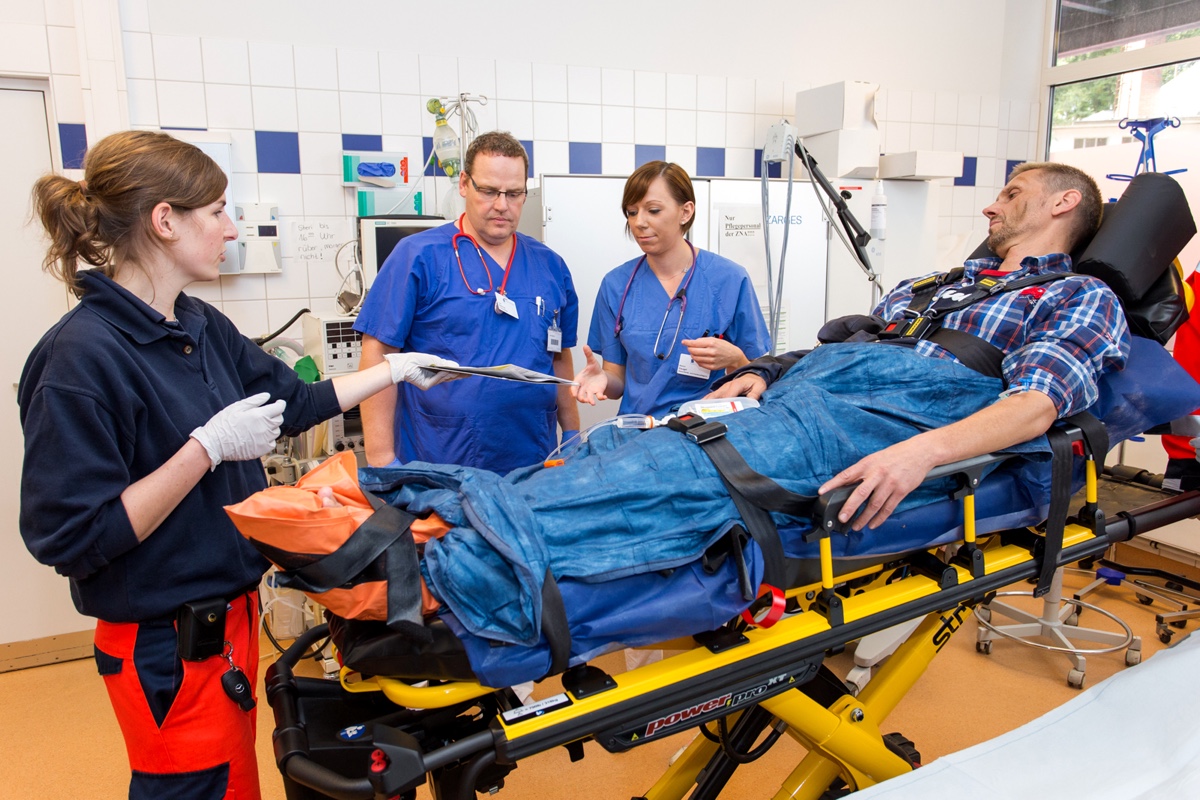 Der Arzt/Patientenvertrag im Rettungsdienst – Rechtliche Grundlagen, Praxisbeispiele und Bedeutung für Einsatzkräfte