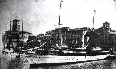 La nave Elettra nel porto di Civitavecchia anno 1930