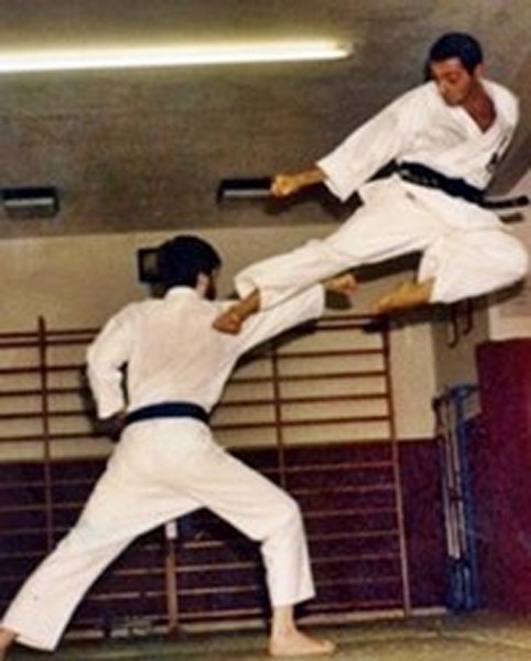 Tecnica: YOKO TOBI GERI