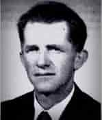 Семан Мадзелян , поет , автор пісні Под облачком