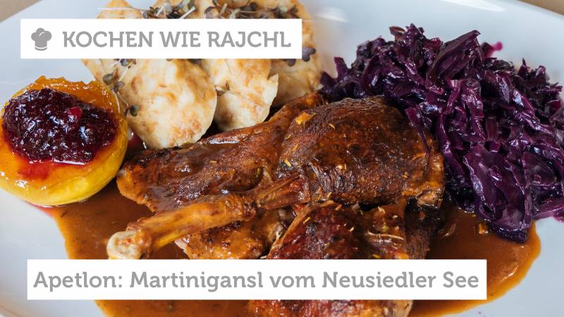 Burgenland: Martinigansl mit Serviettenknödel, Rotkraut und Preiselbeer-Apfel