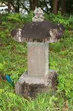 山戸土佐夫妻供養塔　　　　（宮城県大和町覚照寺境内）