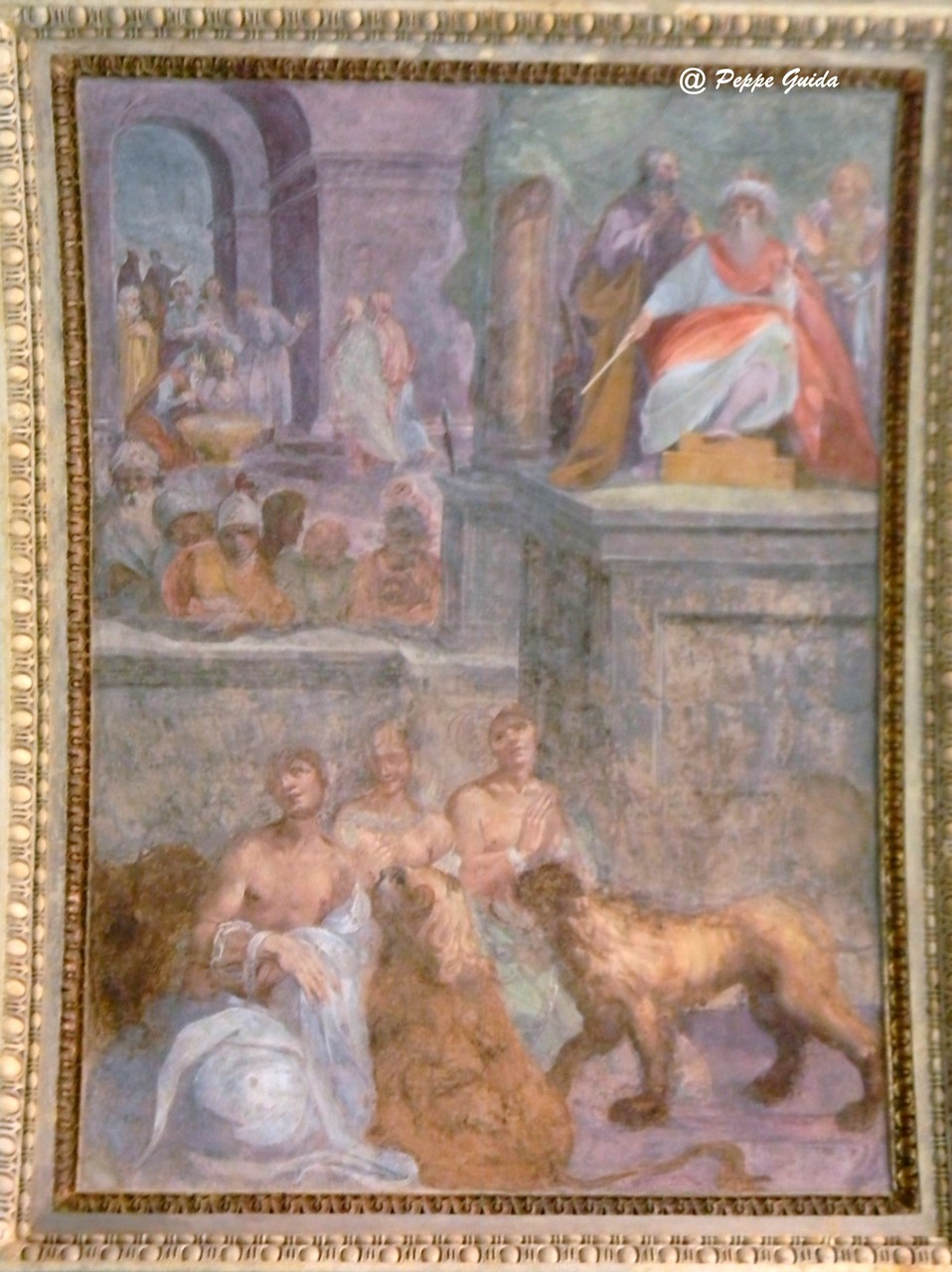 B. CORENZIO-A. NUCCI-V. DE PINO, "Tre sante vergini nell'anfiteatro" (secondo D'Addosio), oppure "Le belve che rifiutano di sbranare tre Martiri [Larinesi?]" (1597-1599), affresco [foto Peppe Guida]