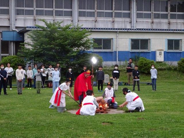 ５年宿泊学習のキャンプファイヤー