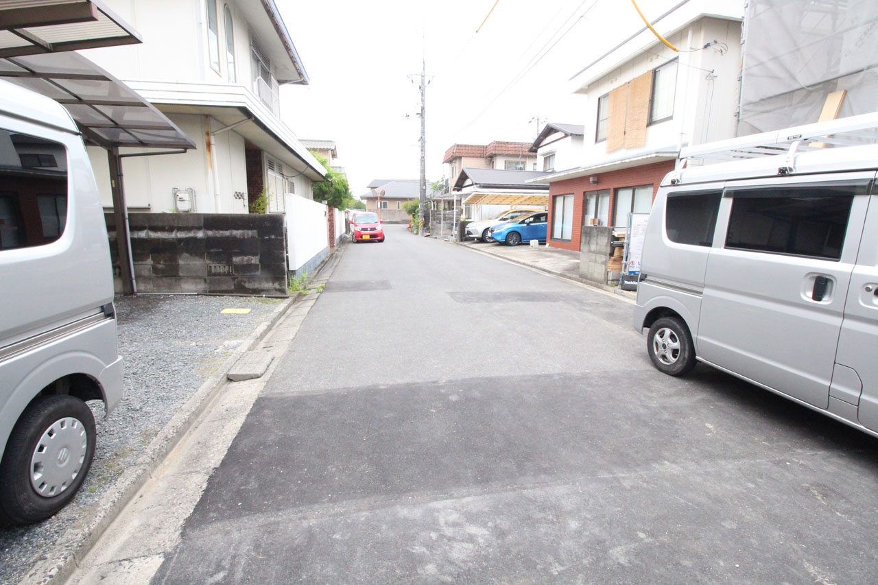 隣接道路（5月下旬撮影）