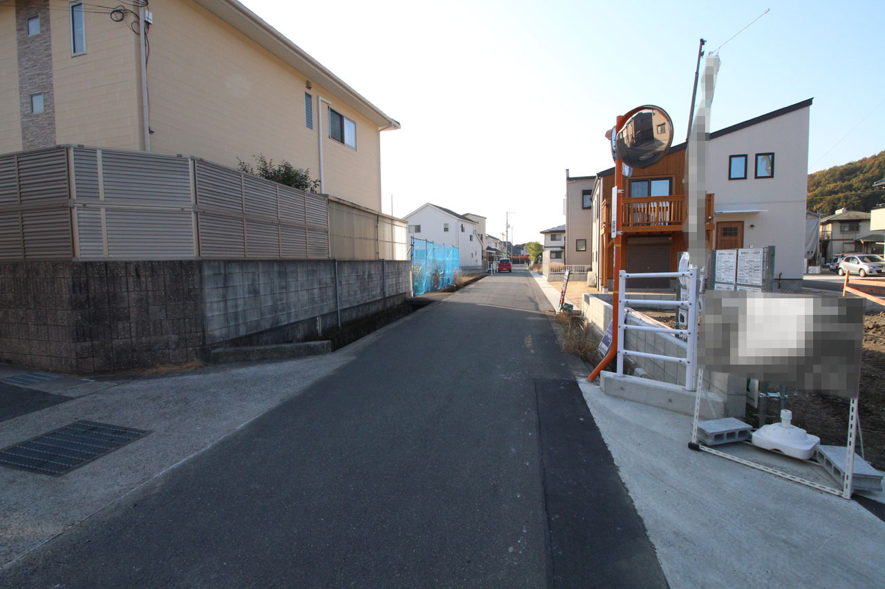 隣接道路（11月中旬撮影）