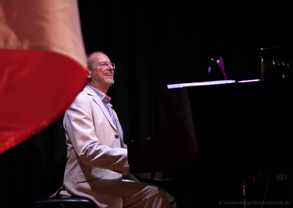 AM KLAVIER  |  STEVE NOBLES
