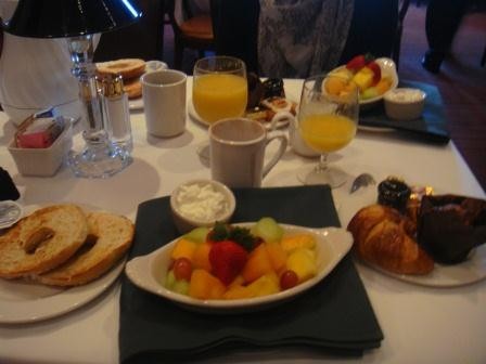 Frühstück im Hilton Naples