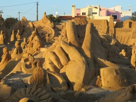 Sandskulpturenausstellung in Pêra