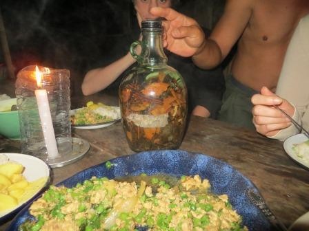 leckeres Essen und guter Schnaps :)