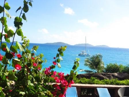 Blick von der Terrasse zum Meer