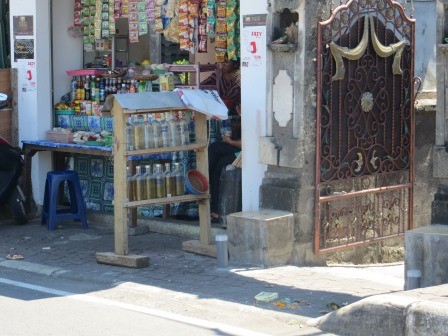 "Tankstelle" auf Bali ;)