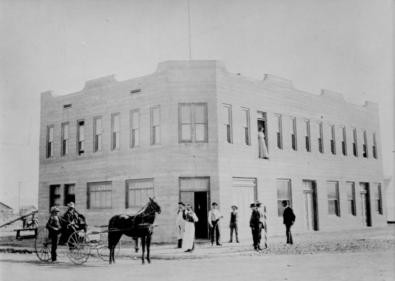 1906