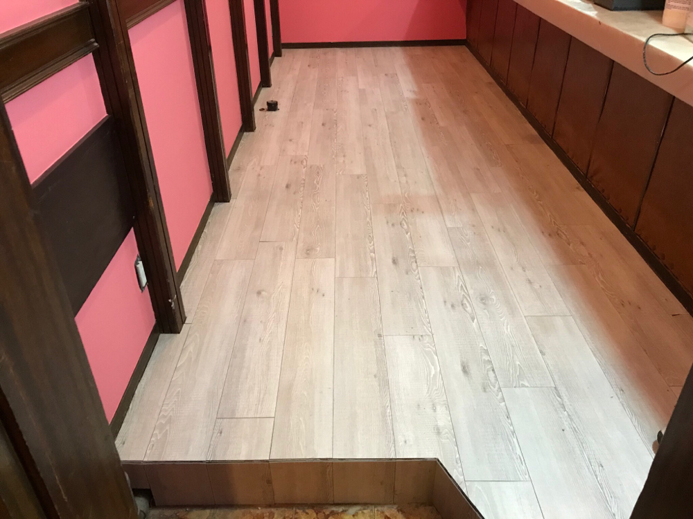 床材貼り施工例(フロアタイル)