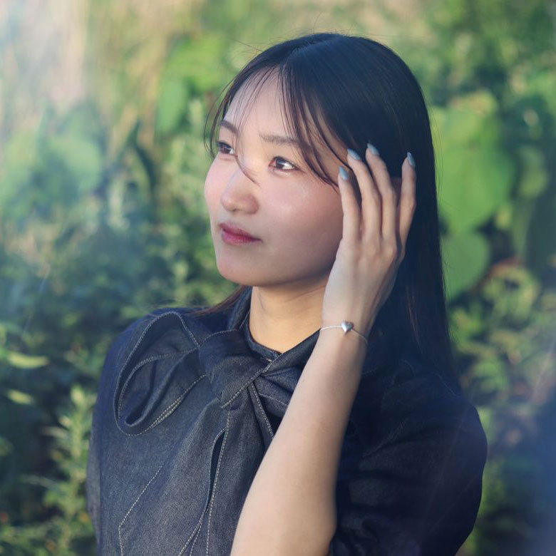 華