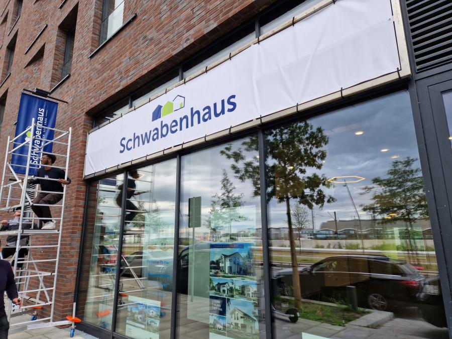 PVC Banner an einer Hauswand in Hamburg