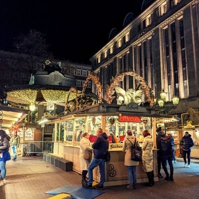 Weihnachtsmarkt Düsseldorf Engelchenmarkt am Carsch Haus