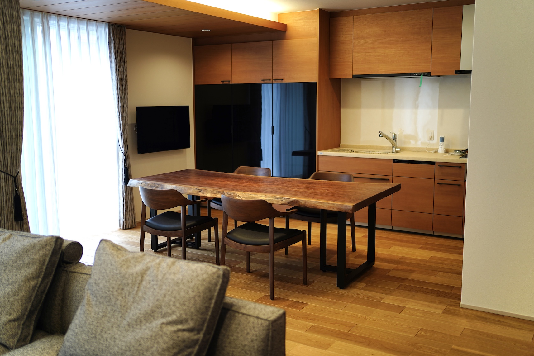 ふるさと納税 広島県 府中市 No.800 （WN） AUTHENTICITY FINE L TABLE RF S ／ 机 テーブル 家具 広島県