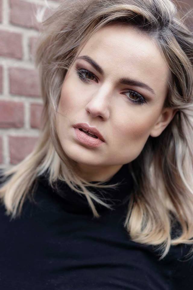 Fotograaf: Kayleigh Wolf- Model: Lotte Oudwater- Make-up & hair: Jacqueline Huijssoon