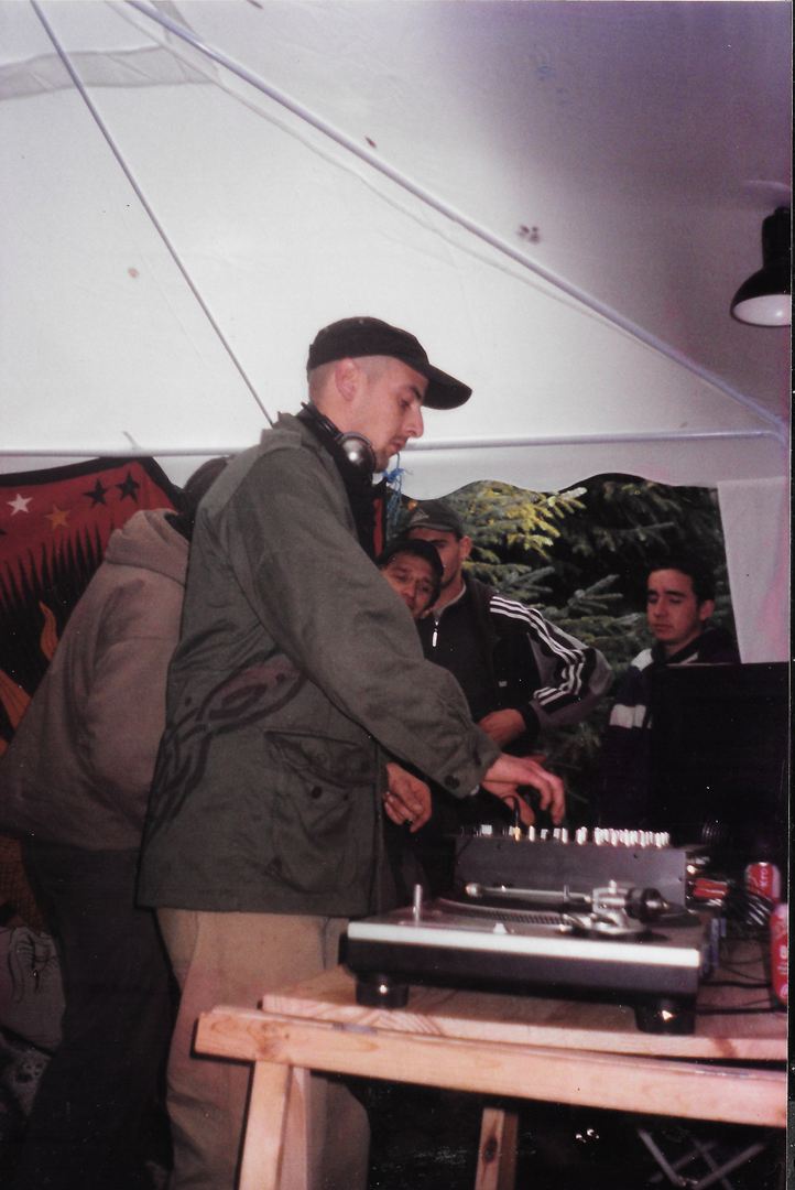 Free Party Guilligomarc’h en 2001 organisée par Fab de Plouay et KD (Troudet JC) Archives Teufs Rave Party Bretagne BZH PSYKDLIK TRIBE SOUND SYSTEM