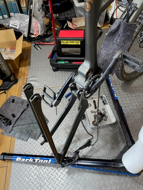 誉自転車のお仕事 5 フルサスMTB　リヤリンク点検