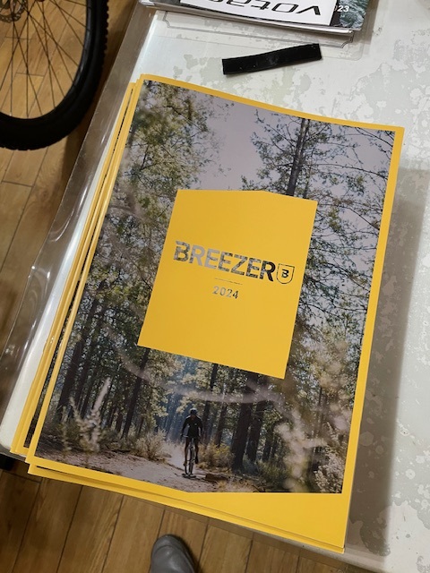 BREEZER 2024年モデルのカタログが届きました。